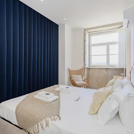 Apartment Liiiving In - Modern Coastline